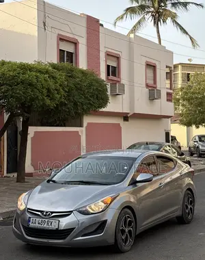 Hyundai Elantra 2016 Gris