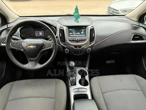 Chevrolet Cruze 2018 Gris