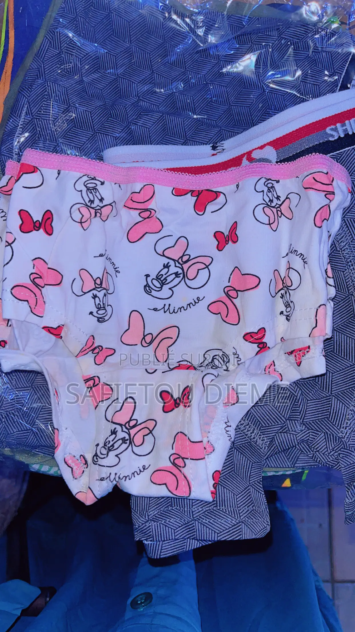 Vêtement Et Sous-Vêtements Enfant Adults
