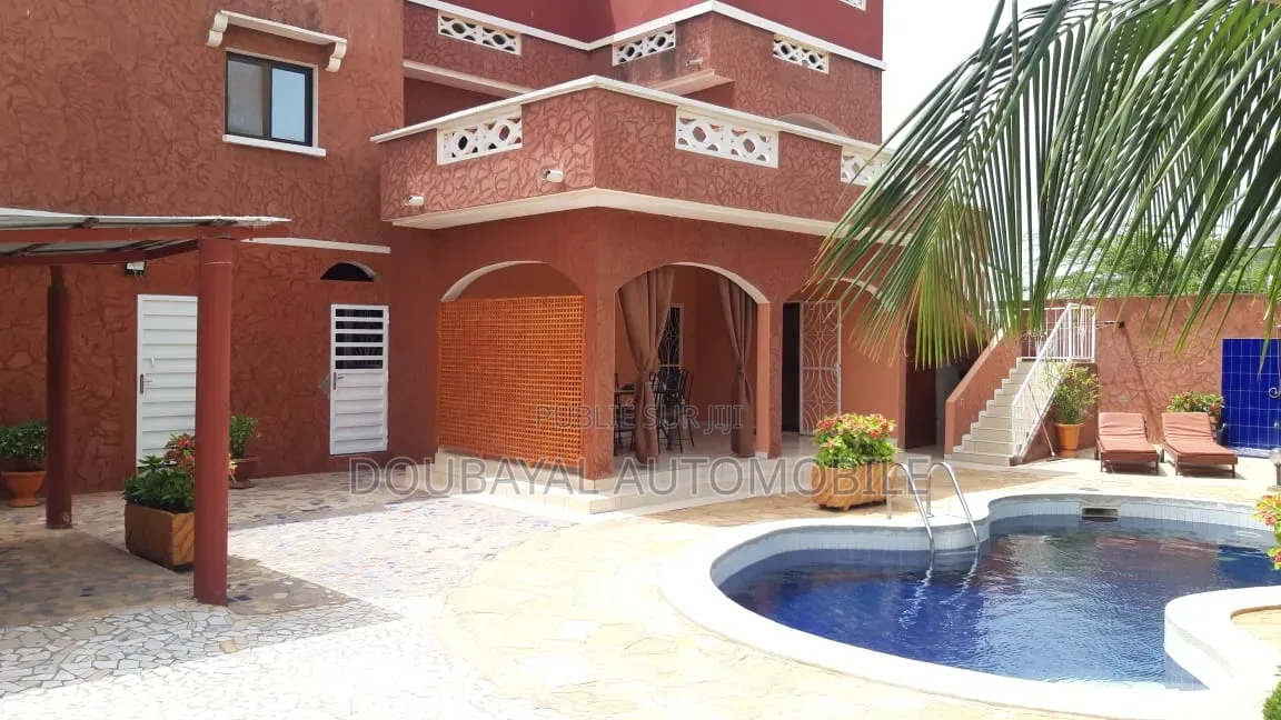 5chbre Villa dans Somone, Thiès Sud à Vendre