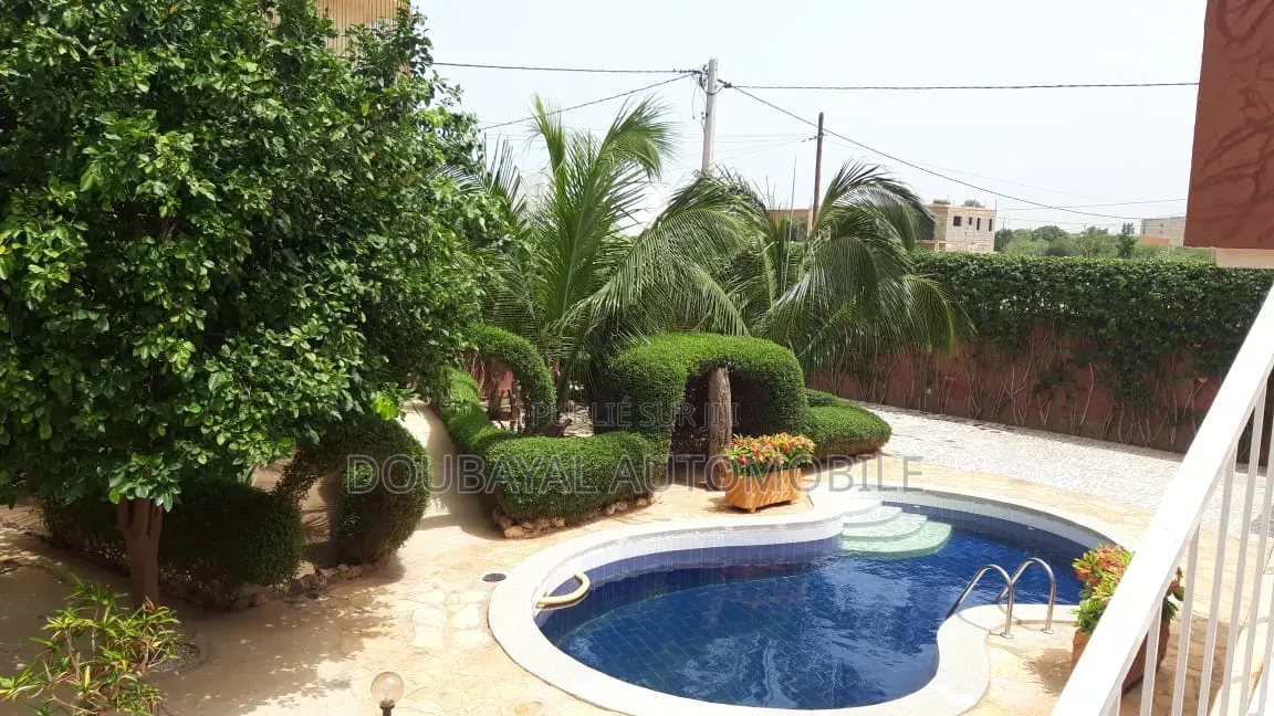 5chbre Villa dans Somone, Thiès Sud à Vendre