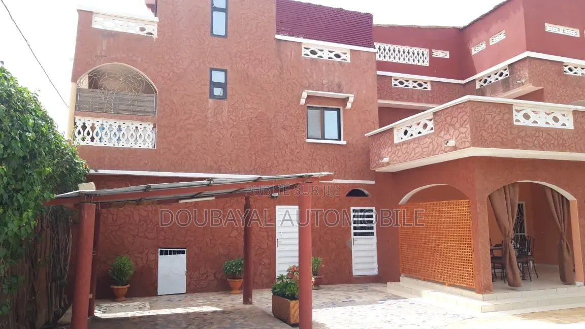 5chbre Villa dans Somone, Thiès Sud à Vendre