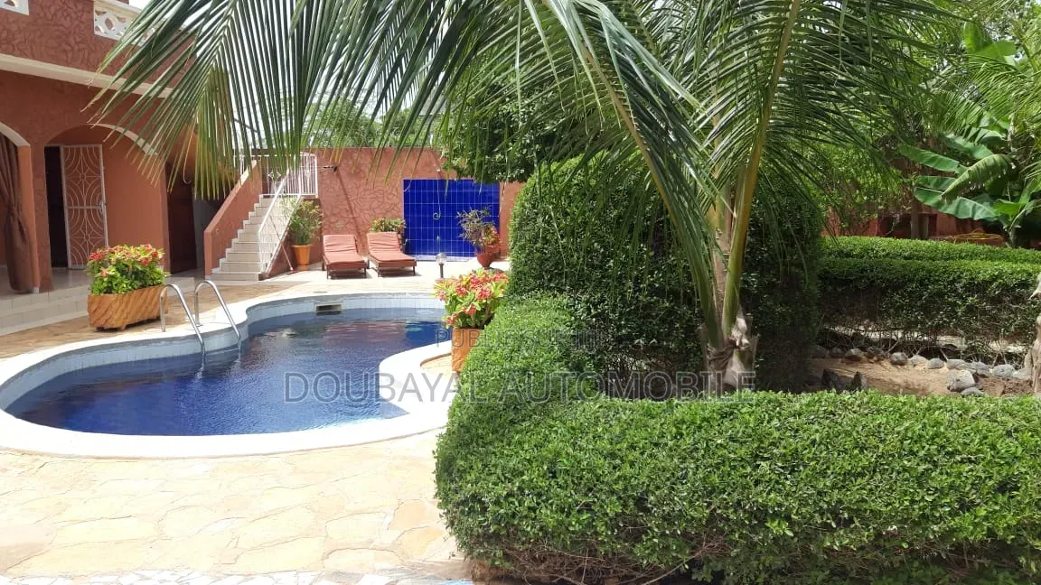 5chbre Villa dans Somone, Thiès Sud à Vendre