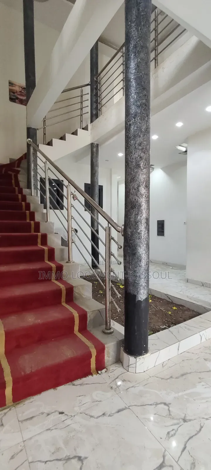 5chbre Duplex dans , Mermoz Sacré-Cœur à Louer