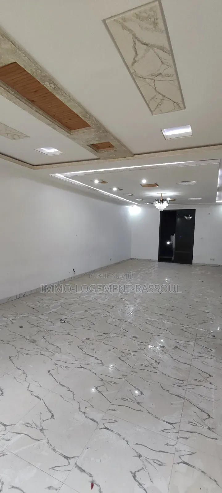 5chbre Duplex dans , Mermoz Sacré-Cœur à Louer