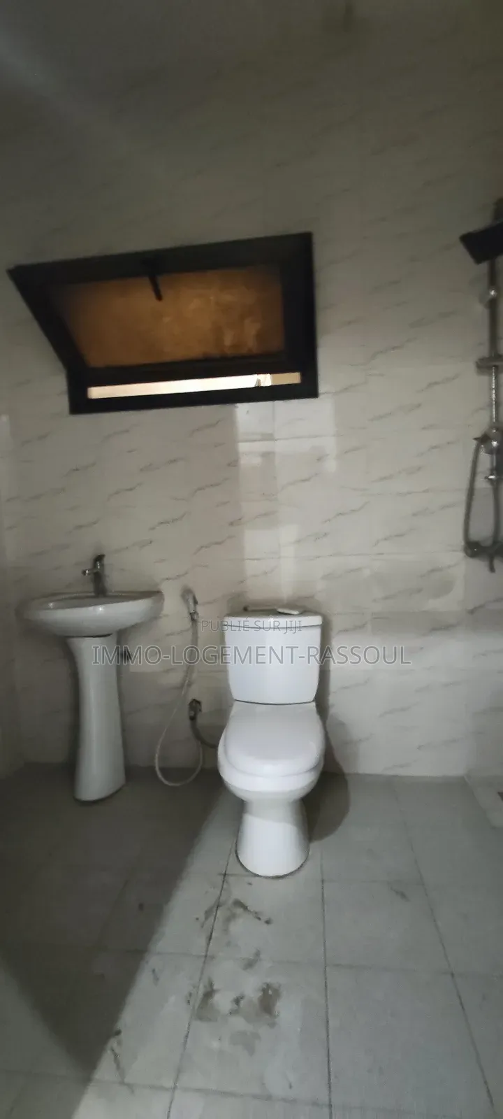 5chbre Duplex dans , Mermoz Sacré-Cœur à Louer