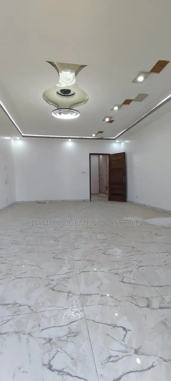 5chbre Duplex dans , Mermoz Sacré-Cœur à Louer