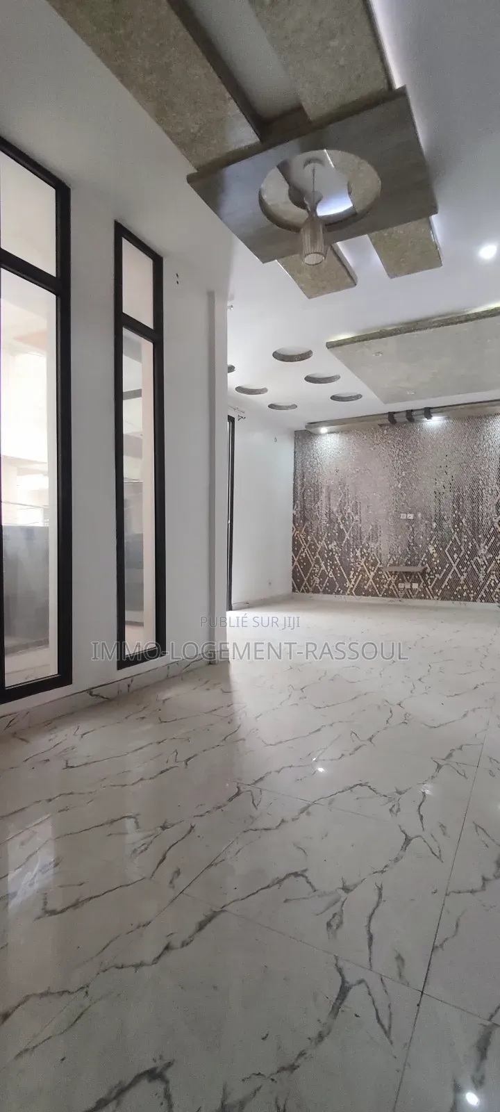 5chbre Duplex dans , Mermoz Sacré-Cœur à Louer