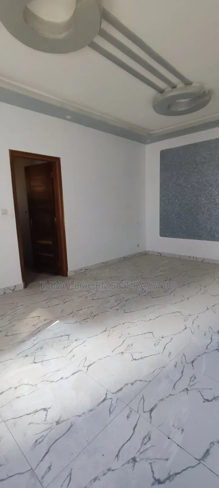 5chbre Duplex dans , Mermoz Sacré-Cœur à Louer
