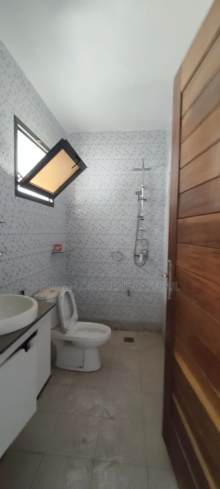 5chbre Duplex dans , Mermoz Sacré-Cœur à Louer