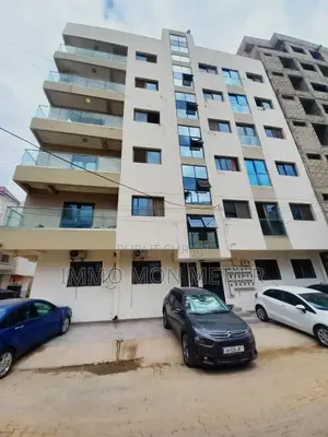 2chbre Appartement dans Appartement F3, Ouakam à Louer