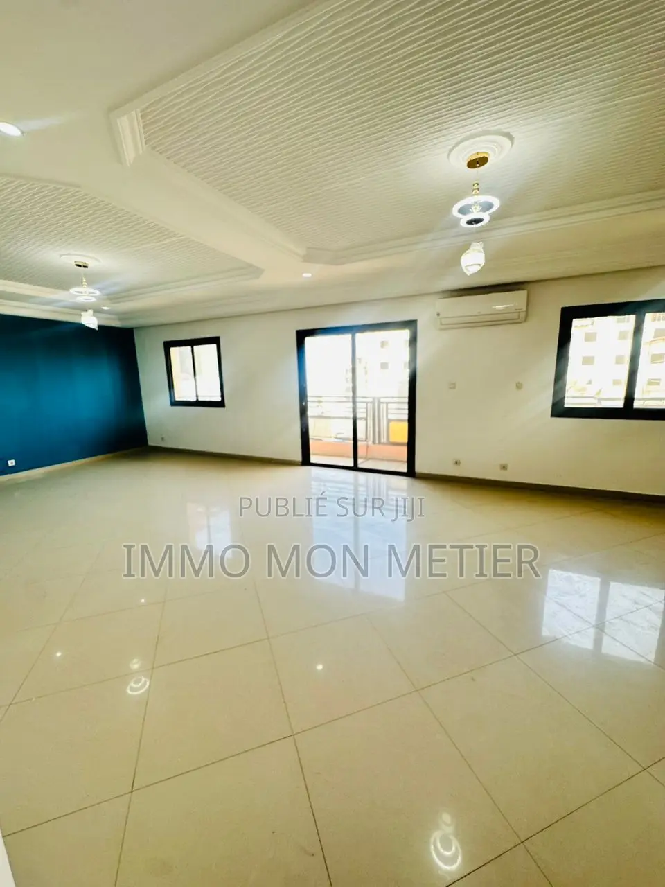 3chbre Appartement dans Appartement F4, Ouakam à Louer
