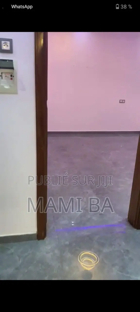 Studio dans Almadie, Almadies à Louer