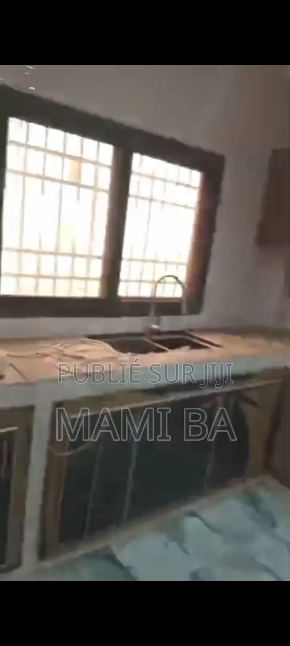 Studio dans Almadie, Almadies à Louer