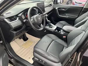 Toyota RAV4 2021 Noir