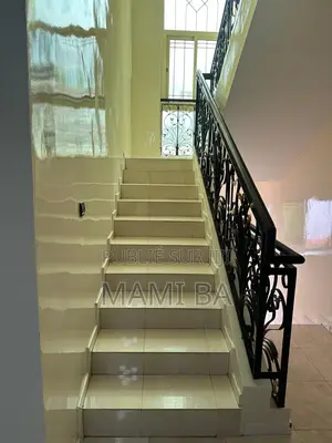 Meublé 8chbre Villa dans Almadie, Almadies à Louer