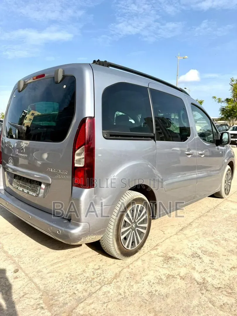 Peugeot Partenaire 2017 Gris