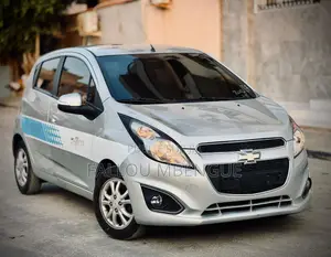 Chevrolet Spark 2015 Gris