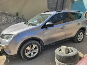 Toyota RAV4 LE 4dr SUV (2.5L 4cyl 6A) 2014 Gris
