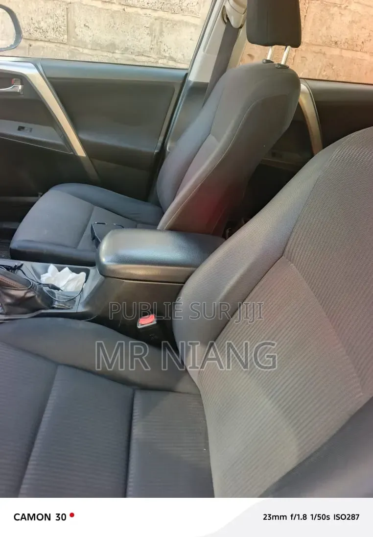 Toyota RAV4 LE 4dr SUV (2.5L 4cyl 6A) 2014 Gris