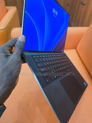 Nouveau Ordinateur portable Dell XPS 17 9720 16GB Intel Core i9 SSD 1T