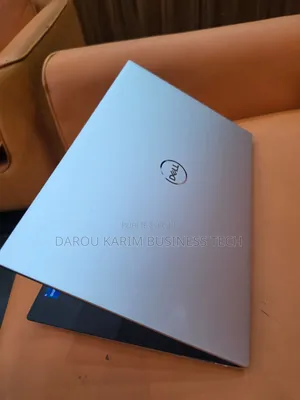 Nouveau Ordinateur portable Dell XPS 17 9720 16GB Intel Core i9 SSD 1T