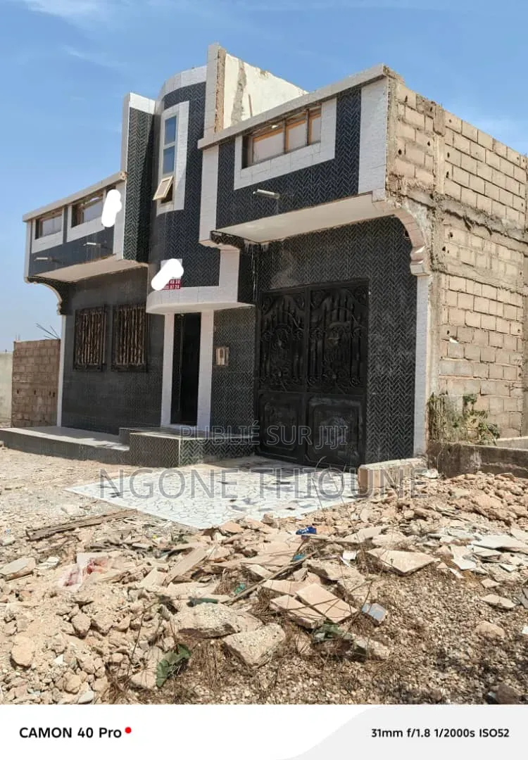 3chbre Maison dans Guediawaye à Vendre