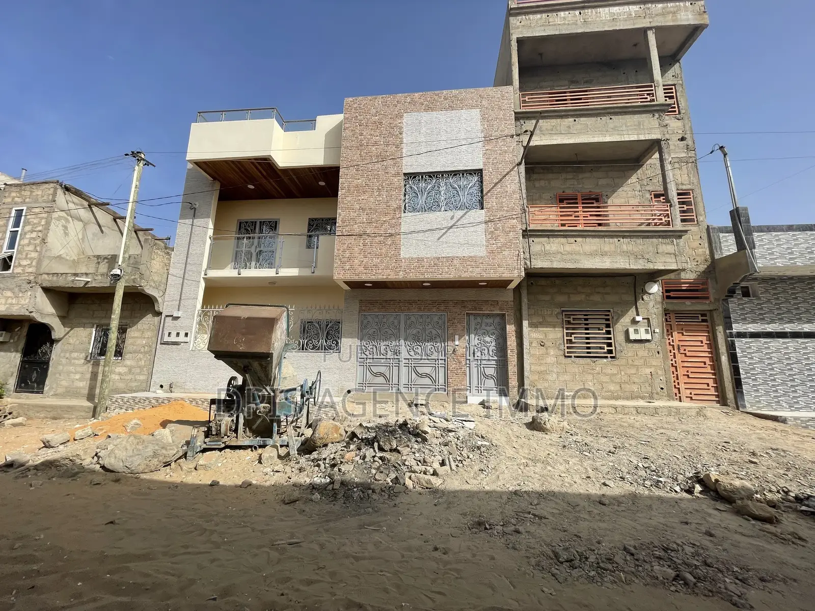 4chbre Duplex dans Villa Duplex R+1, Rufisque à Louer
