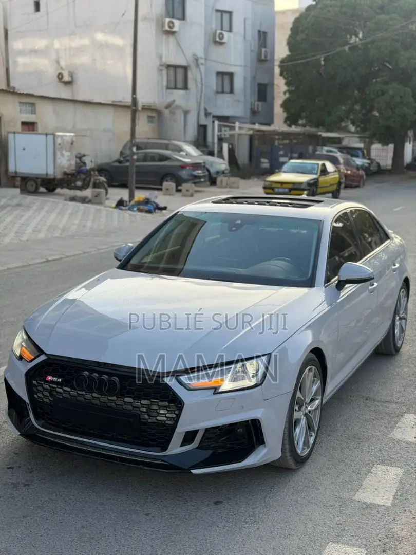 Audi A4 2018 Gris