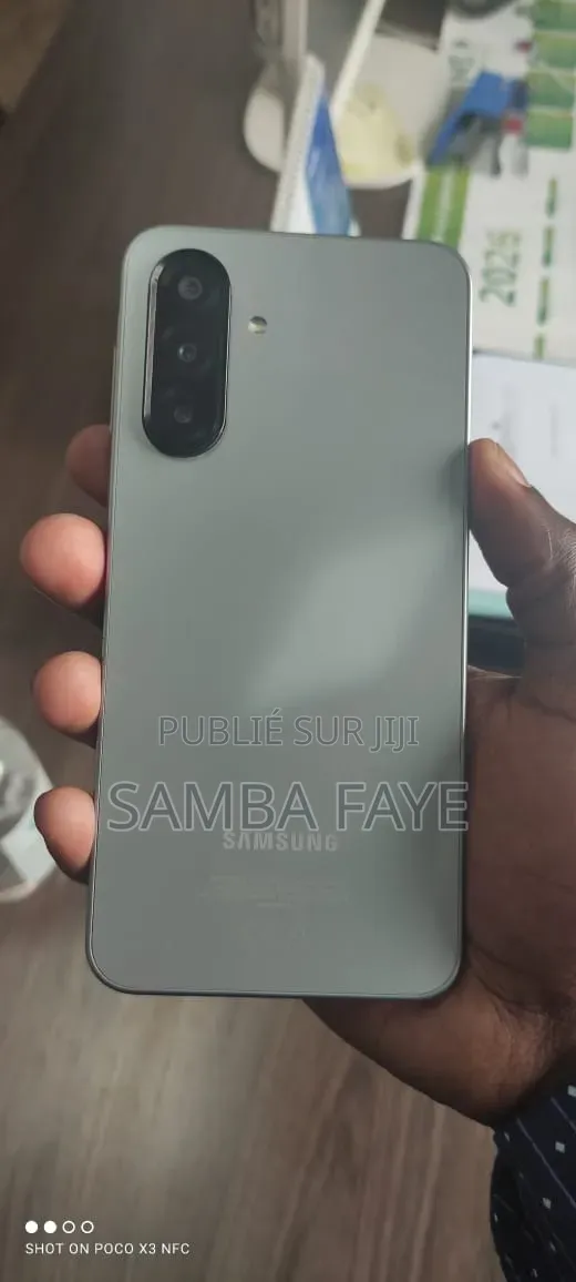 Nouveau Samsung Galaxy A17 128 GB Gris