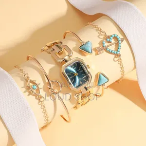 Montre Avec 4 Barcelet Pour Femmes