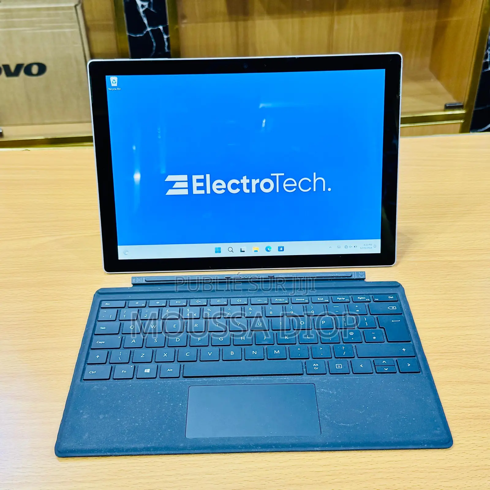 Nouveau Microsoft Surface Pro 7 16GB Intel Core i7 SSD 256GB