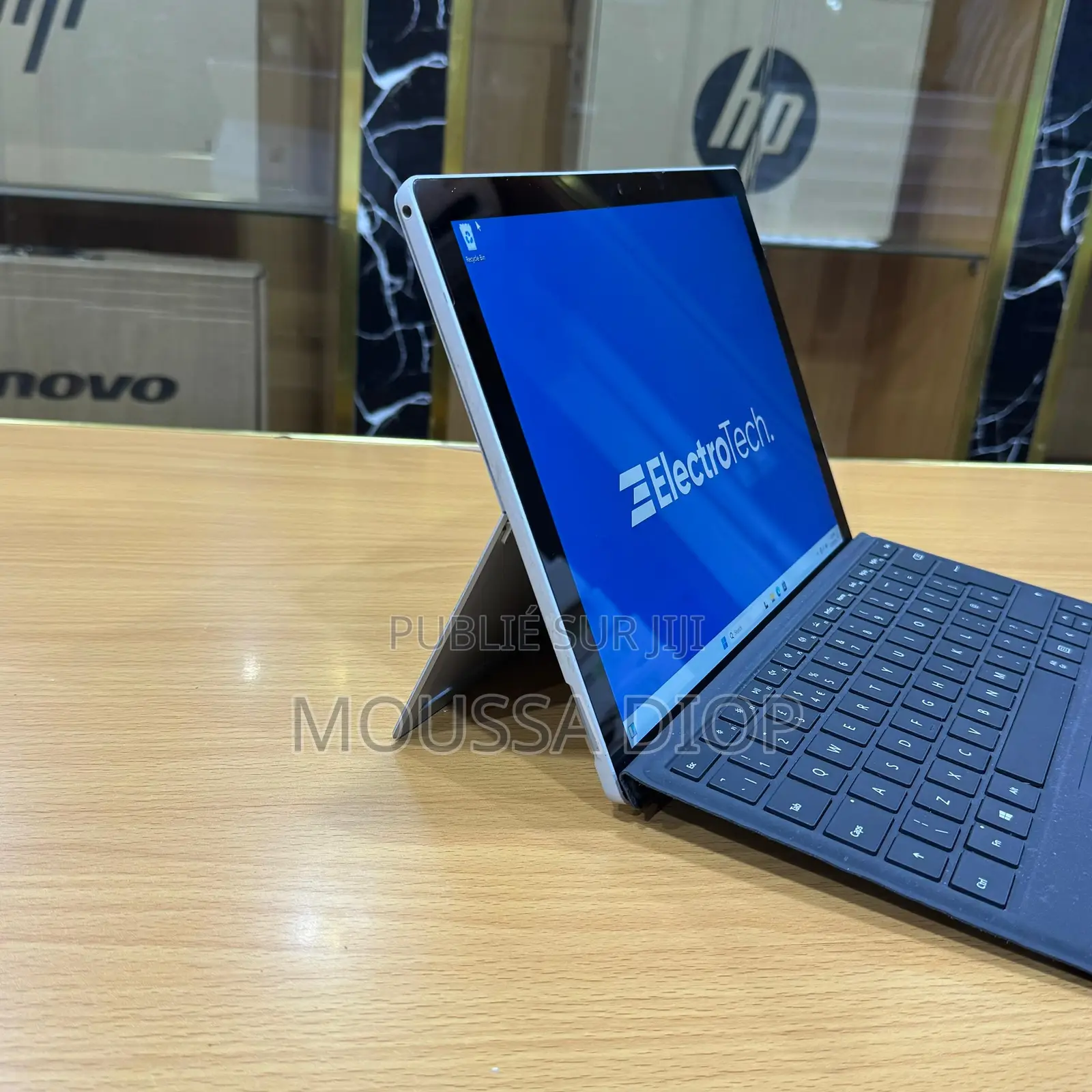 Nouveau Microsoft Surface Pro 7 16GB Intel Core i7 SSD 256GB