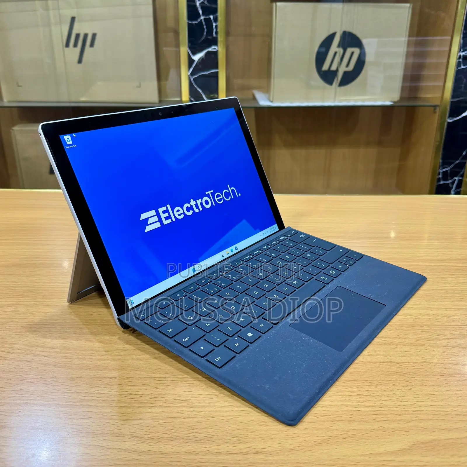 Nouveau Microsoft Surface Pro 7 16GB Intel Core i7 SSD 256GB