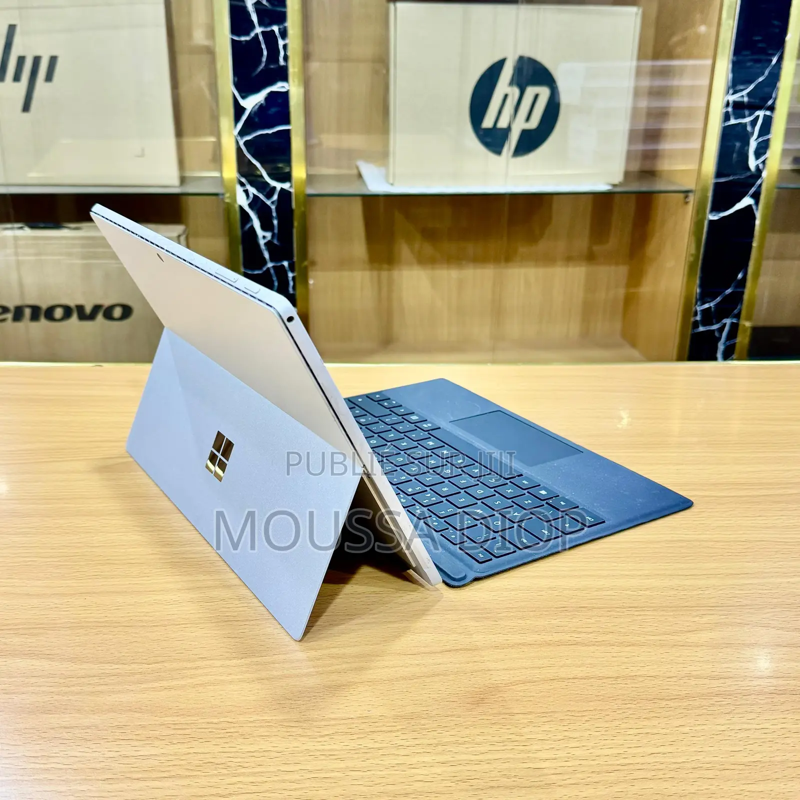 Nouveau Microsoft Surface Pro 7 16GB Intel Core i7 SSD 256GB