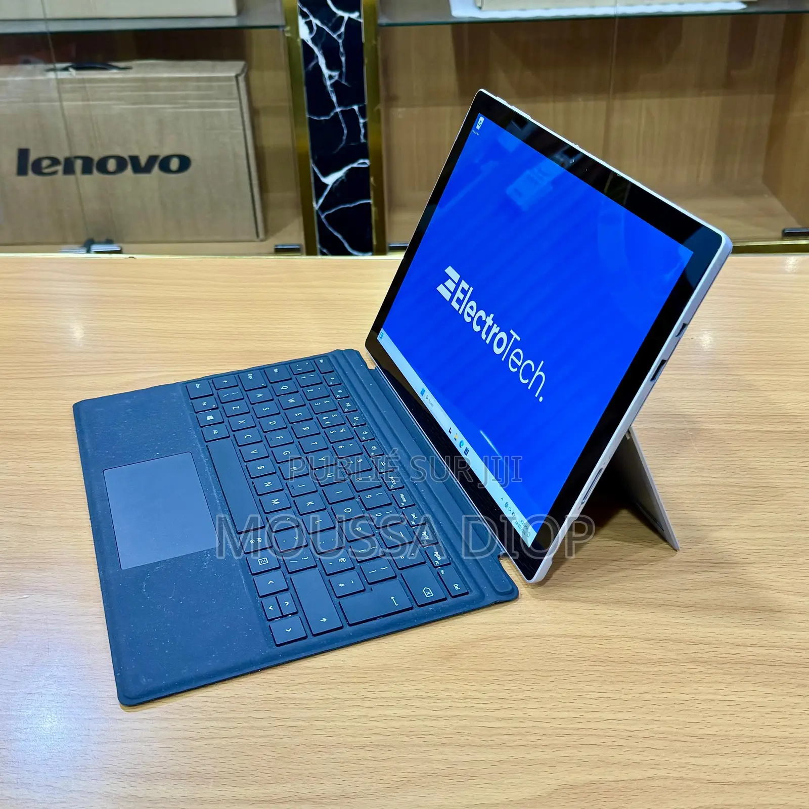 Nouveau Microsoft Surface Pro 7 16GB Intel Core i7 SSD 256GB