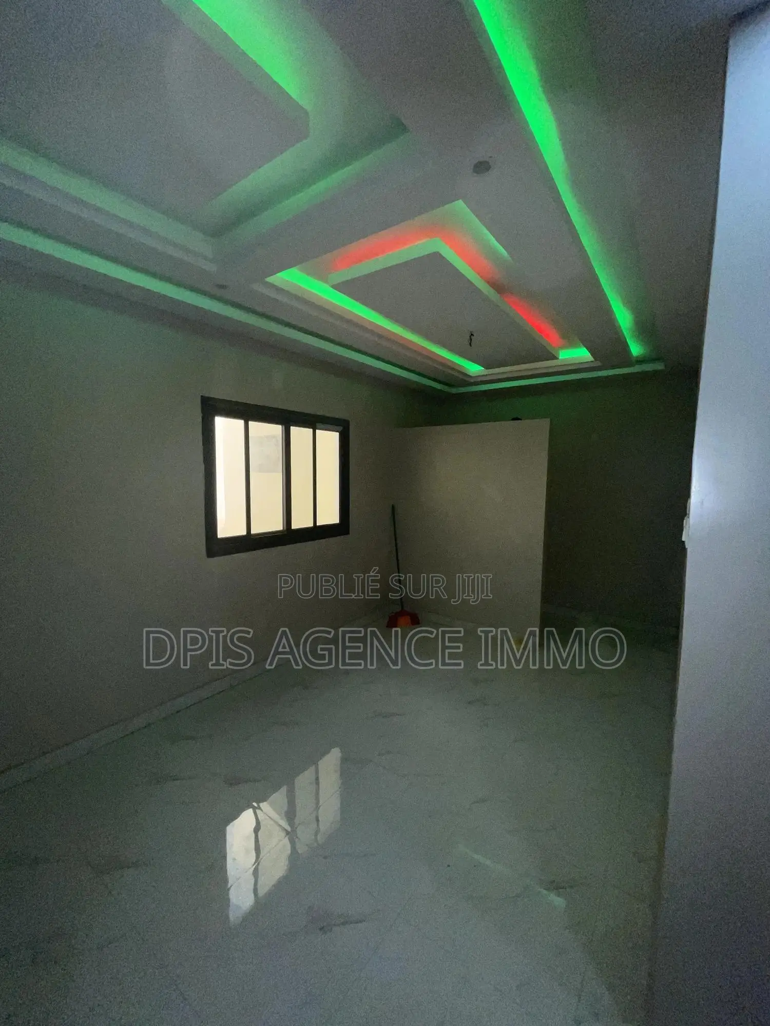 4chbre Duplex dans Villa Duplex R+1, Rufisque à Louer
