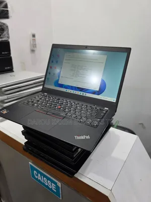 Nouveau Lenovo ThinkPad X13 Gen 2 8GB AMD Ryzen 3 SSD 256GB