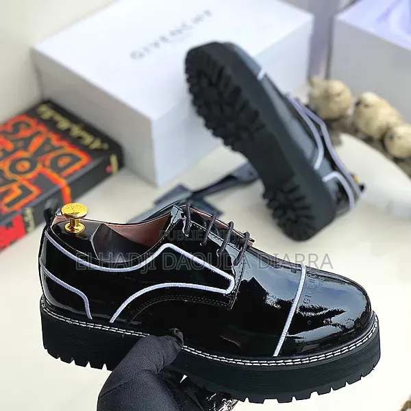 Chaussure De Ville Givenchy