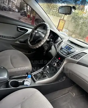 Hyundai Elantra SE Sedan FWD (1.8L 4cyl 6M) 2016 Gris