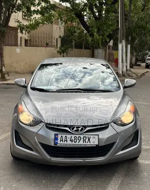 Hyundai Elantra SE Sedan FWD (1.8L 4cyl 6M) 2016 Gris