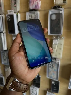 Nouveau Apple iPhone 11 64 GB Violet