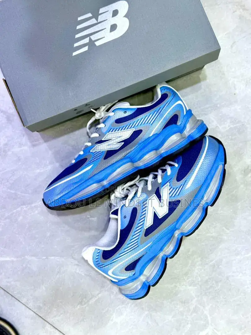 New Balance 2000 Couleur Bleu Disponible