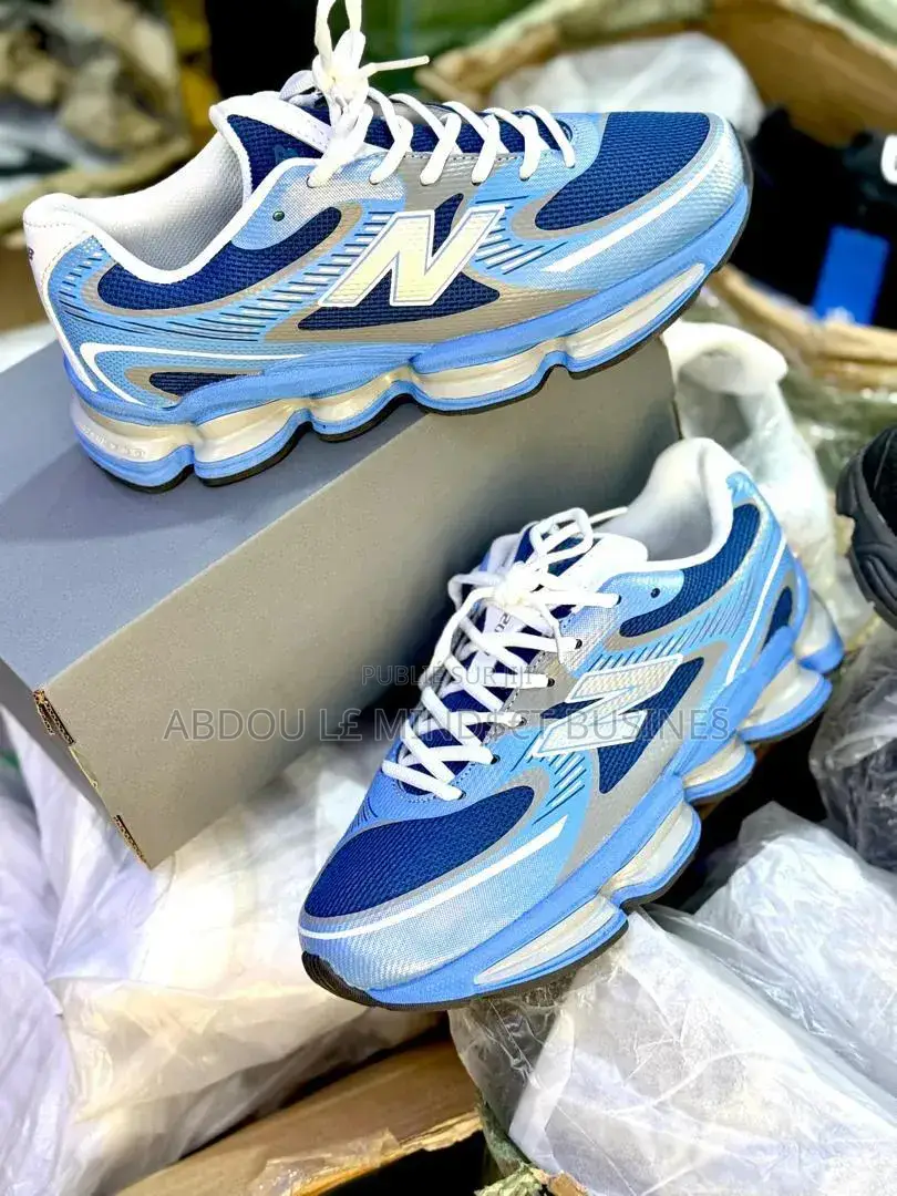 New Balance 2000 Couleur Bleu Disponible