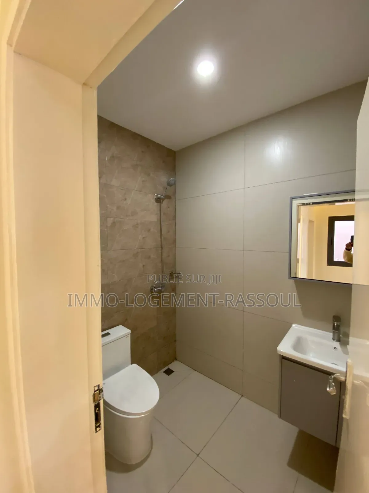 3chbre Appartement dans , Patte d'Oie à Louer