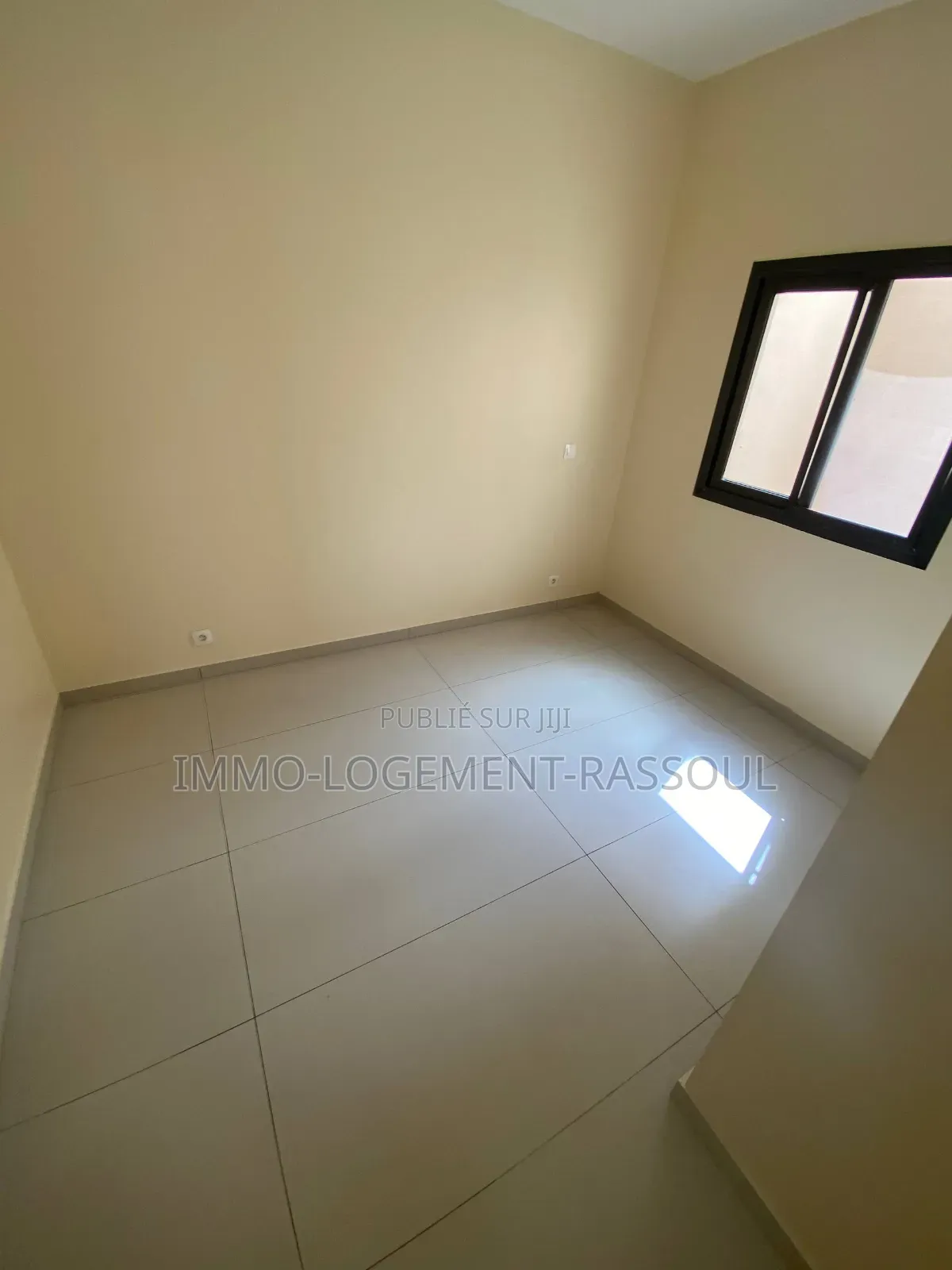 3chbre Appartement dans , Patte d'Oie à Louer