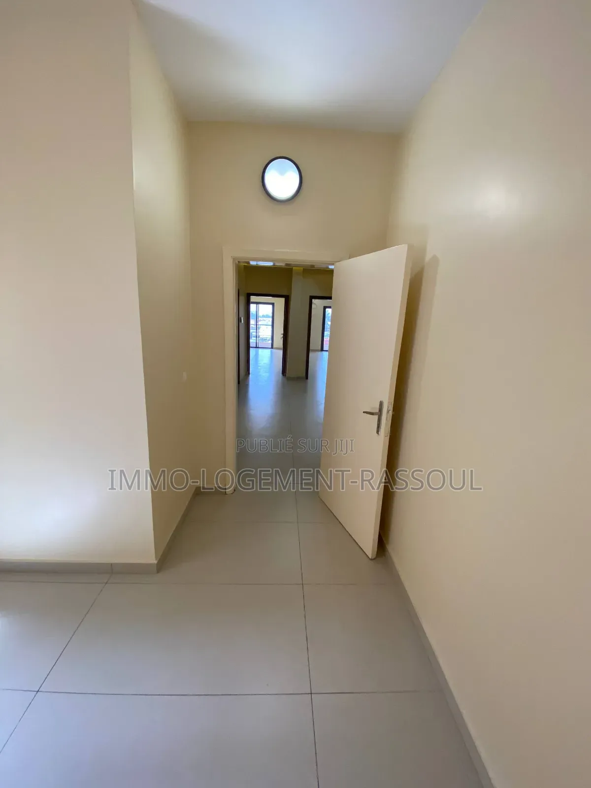 3chbre Appartement dans , Patte d'Oie à Louer