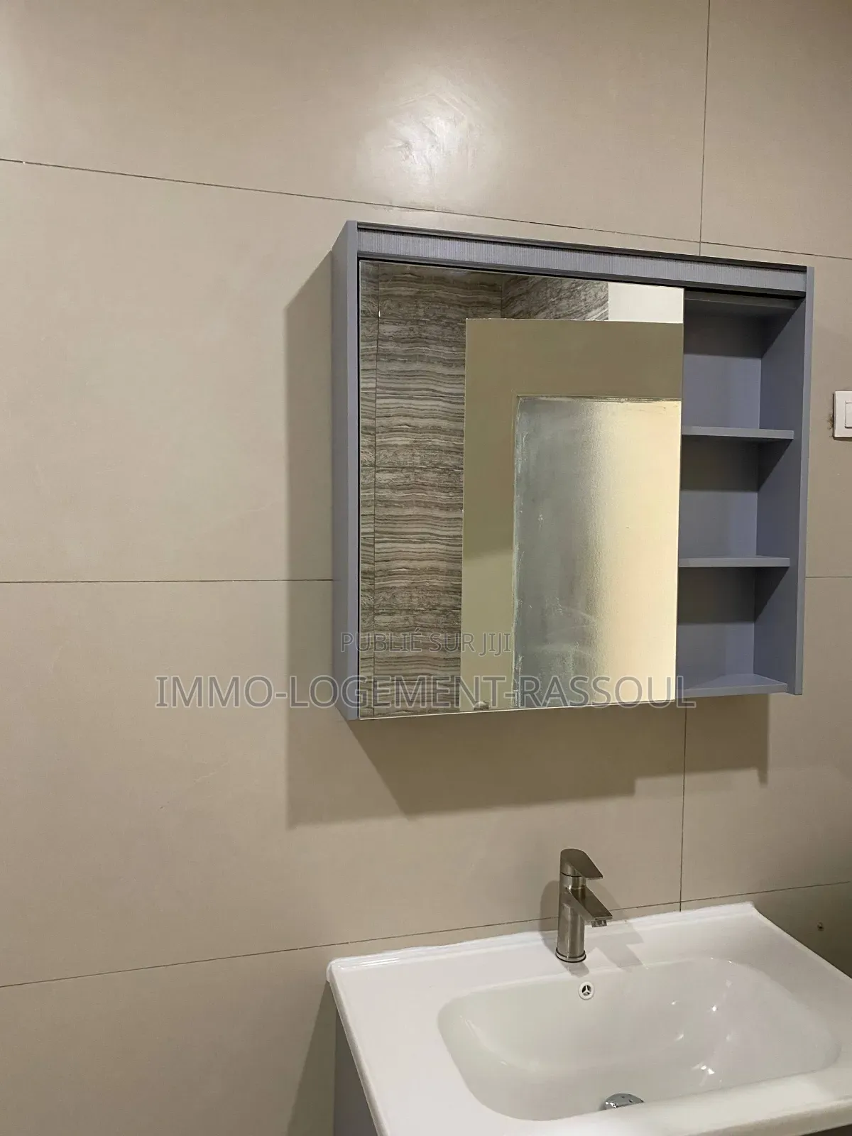 3chbre Appartement dans , Patte d'Oie à Louer