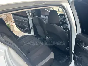 Peugeot 308 2018 Blanc