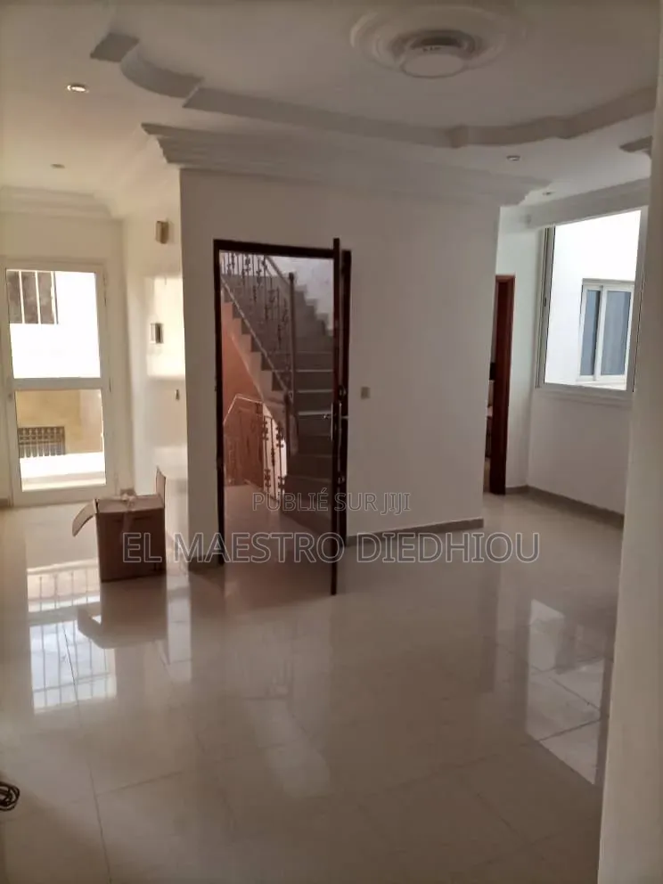 3chbre Appartement dans Appartement 3 à Louer